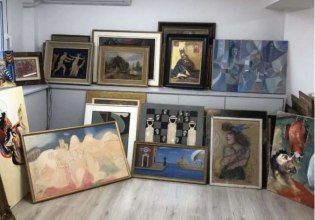 Δύο συλλήψεις στην Αττική για διακίνηση πλαστών έργων τέχνης – Κατασχέθηκαν 480 πίνακες, βρέθηκαν όπλα