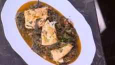 Συνταγή: Τσιγαριστά χόρτα με λαβράκι