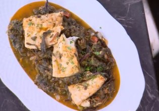 Συνταγή: Τσιγαριστά χόρτα με λαβράκι