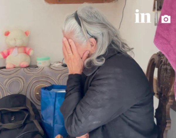 Συγκίνηση προκαλεί το σπαρακτικό μοιρολόι της μητέρας της 56χρονης στα Βορίζια
