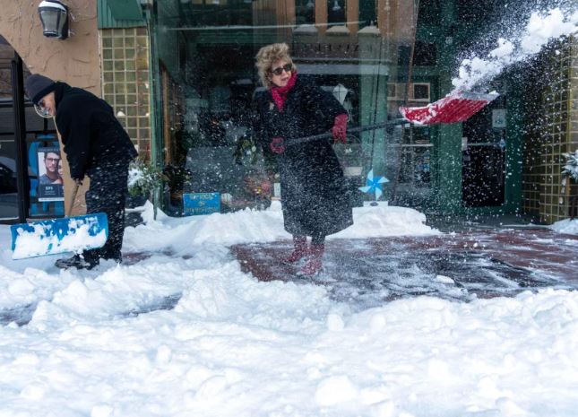 Ρεκόρ ψύχους στις ΗΠΑ: Οι «χιονοθύελλες λίμνης» και τα παγωμένα ιγκουάνα - Δείτε φωτογραφίες και βίντεο