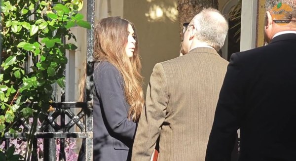 Κίμπερλι Γκίλφοϊλ: Συνάντηση με τον Αρχιεπίσκοπο Ιερώνυμο