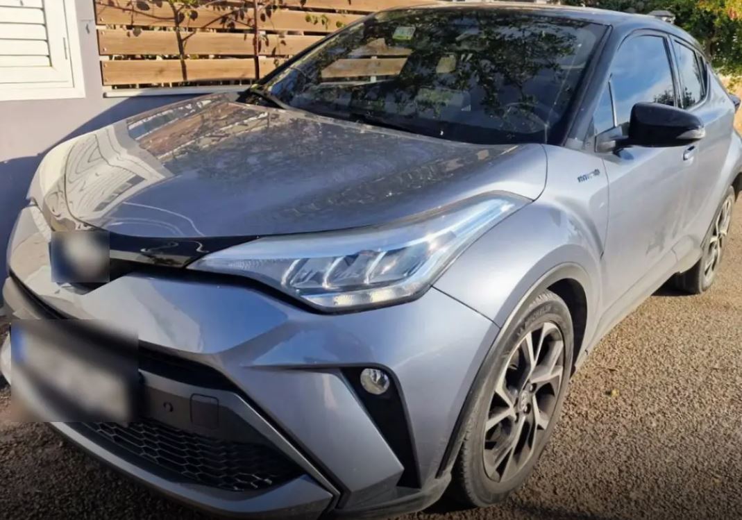 Σπείρα είχε στήσει «φάμπρικα» με κλοπές, πλαστογραφίες και λαθρεμπόριο ΙΧ – Συλλήψεις σε Αττική και Τύρναβο