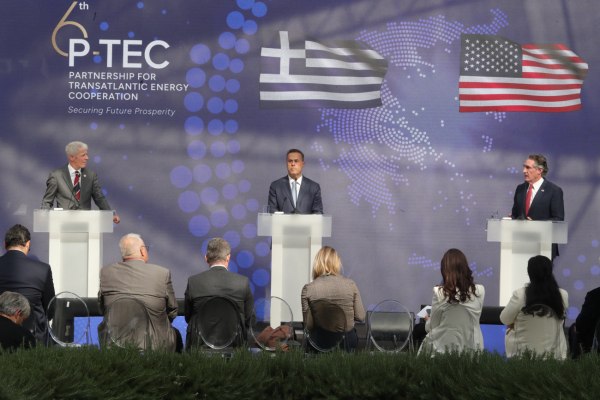 Κρις Ράιτ: Ιστορικές συμφωνίες στην Αθήνα