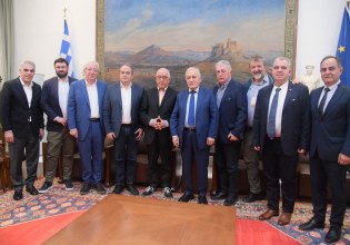 Στον Πρόεδρο της Βουλής η πρωτοβάθμια αυτοδιοίκηση