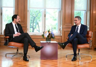 Μητσοτάκης – Χριστοδουλίδης: «Σημαντικό να συντονίζουμε το έργο μας» – «Έχουμε άριστη συνεργασία με την Ελλάδα»