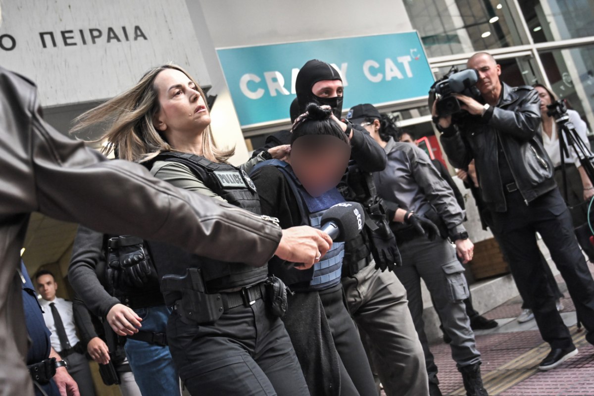 Σαλαμίνα: «Μετανιώνω πικρά, ζητάω συγγνώμη» – Τι λέει η 46χρονη που σκότωσε την πεθερά της