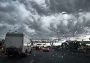 Τσατραφύλλιας: Επιστρέφει η κακοκαιρία – Νέος κύκλος βροχών, καταιγίδων και θυελλωδών νοτιάδων από Τετάρτη