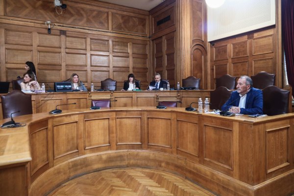 Βουλή: Έρχεται η ώρα του «Φραπέ» και του «Χασάπη» στην εξεταστική – Ποιοι παίρνουν σειρά για εξέταση