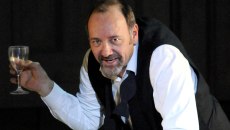 Ο Κέβιν Σπέισι αποκαλύπτει ότι είναι άστεγος και «ζει σε ξενοδοχεία» 7 χρόνια μετά το σκάνδαλο σεξουαλικής κακοποίησης