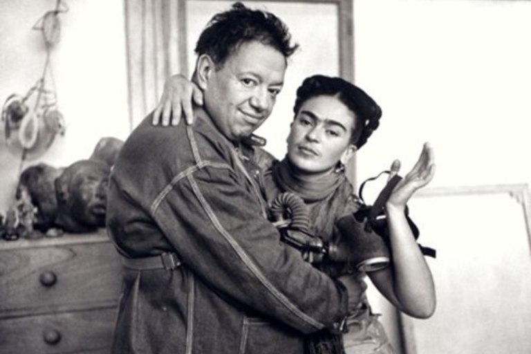 «Σα να με ακρωτηριάζω. Μην με ξαναζητήσεις ποτέ» – Ο χαοτικά παθιασμένος έρωτας της Φρίντα Κάλο και του Ντιέγκο Ριβέρα