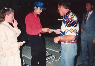 Μετά την αποτυχία του «Springsteen», έχει καμία σημασία άραγε η βιογραφική ταινία για τον Μάικλ Τζάκσον;