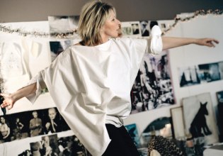 Ένα αντίο στην καινοτόμο σχεδιάστρια μόδας Marina Yee – Μία εκ των «Έξι της Αμβέρσας»