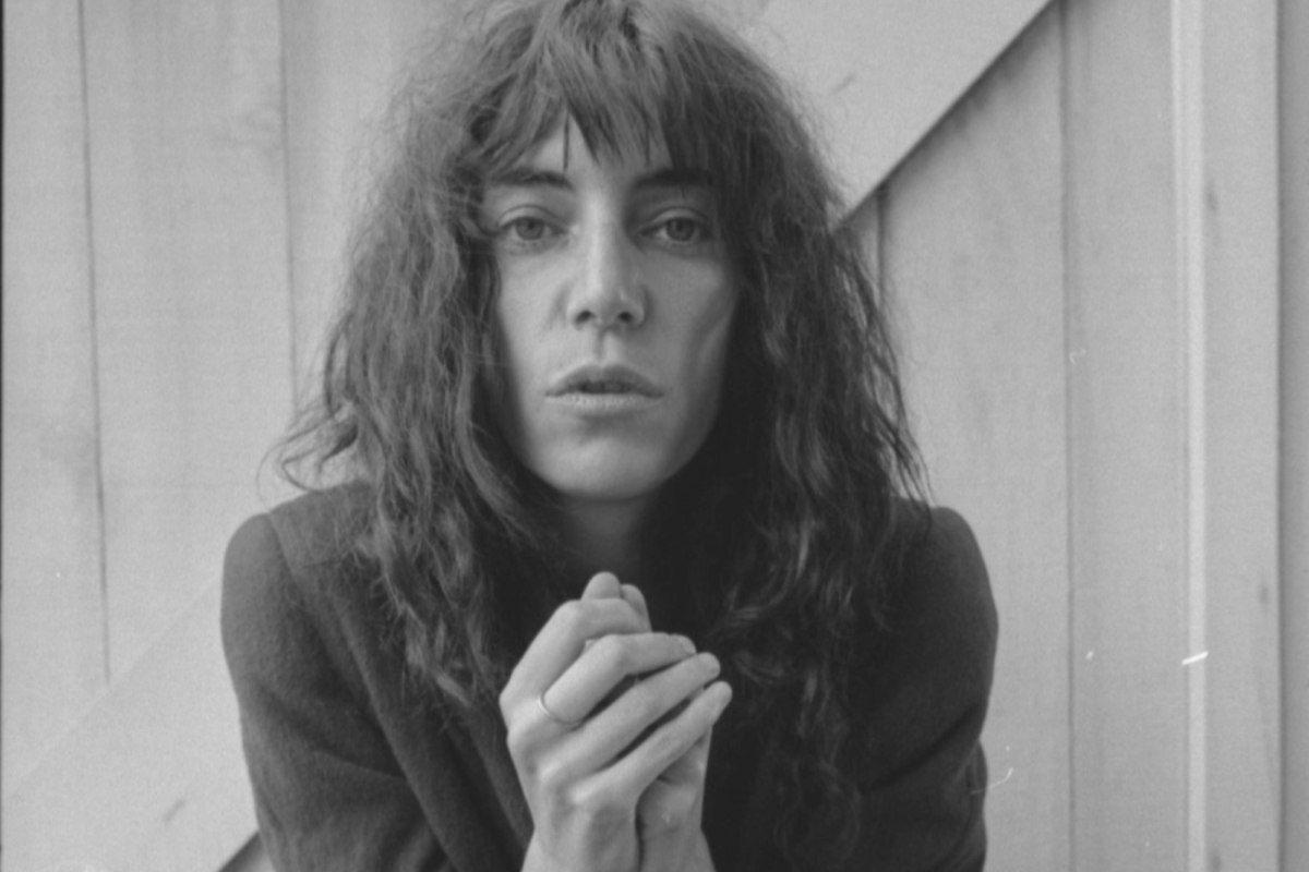 «Το Ψωμί των Αγγέλων»: Η σερβιτόρα μητέρα, ο εργάτης πατέρας, η ποίηση, η θρησκευτική πειθαρχία – Η Πάτι Σμιθ ως παιδί