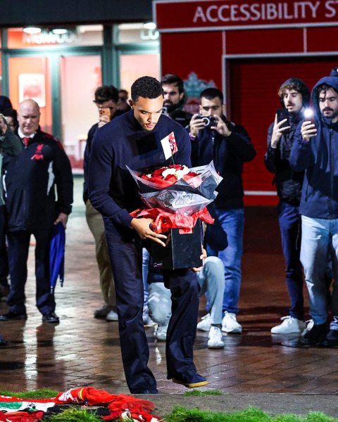 Συγκινητική στιγμή στο Λίβερπουλ: Η Ρεάλ Μαδρίτης απέδωσε φόρο τιμής στον Ντιόγκο Ζότα (pics, vid)