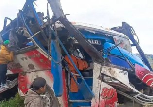 Ισημερινός: Τουλάχιστον 21 νεκροί και 40 τραυματίες σε τροχαίο με λεωφορείο