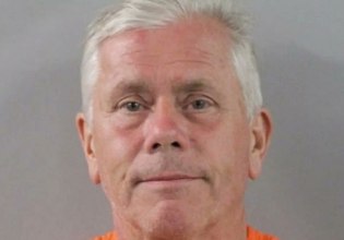 Φλόριντα: Αφέθηκε ελεύθερος 62χρονος που προσπάθησε να πνίξει τη νύφη και ερωμένη του