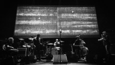 Οι Godspeed You! Black Emperor ξέρουν να ισορροπούν ανάμεσα στον θόρυβο και τη σιωπή