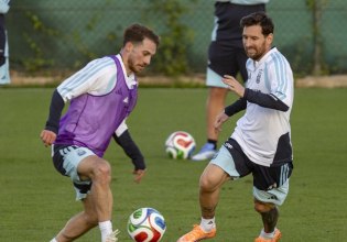 «Πανζουρλισμός» για τον Μέσι στην προπόνηση της εθνικής Αργεντινής (vids)