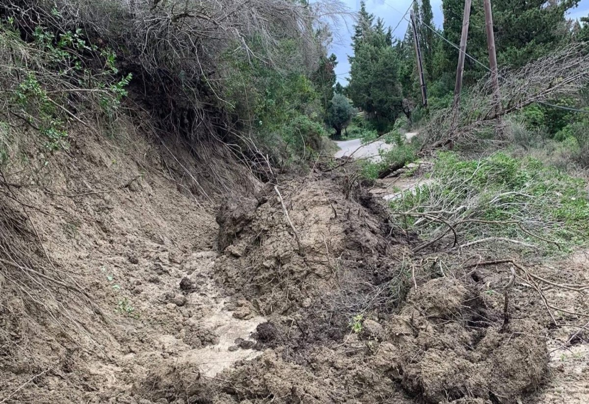 Κακοκαιρία: Εικόνες βιβλικής καταστροφής σε Κέρκυρα και Ήπειρο – Δεκάδες απεγκλωβισμοί και αποκλεισμένα χωριά