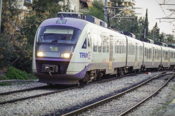 Ακινητοποιήθηκε αμαξοστοιχία της διαδρομής Πειραιάς–Κιάτο στον Ασπρόπυργο
