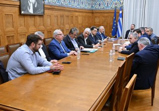 Τα οικονομικά της Αυτοδιοίκησης στο επίκεντρο των συζητήσεων μεταξύ ΚΕΔΕ-ΠΑΣΟΚ και ΣΥΡΙΖΑ