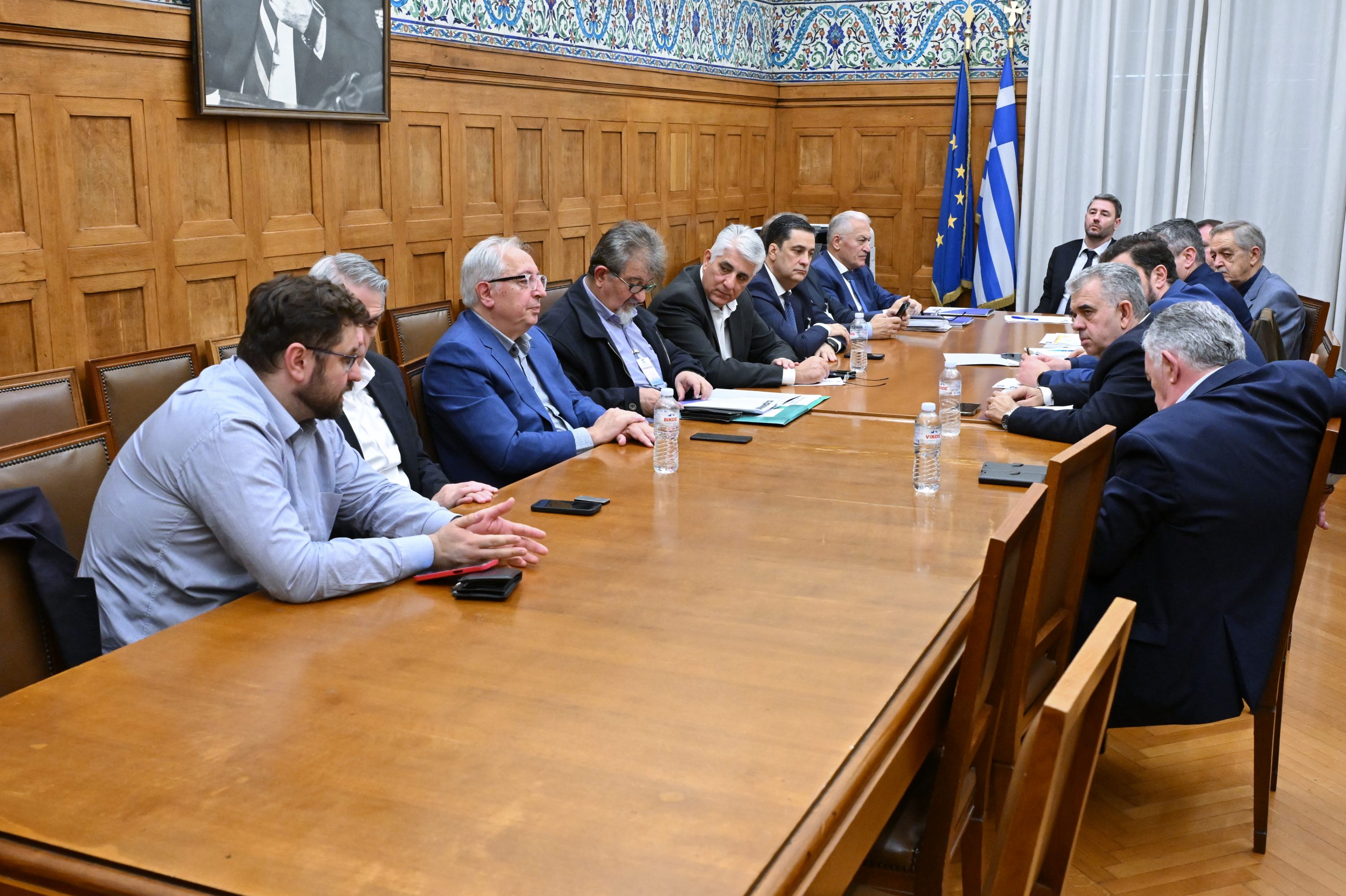 Τα οικονομικά της Αυτοδιοίκησης στο επίκεντρο των συζητήσεων μεταξύ ΚΕΔΕ-ΠΑΣΟΚ και ΣΥΡΙΖΑ