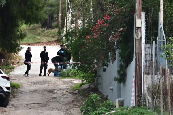 Ληστεία στη Σαλαμίνα: Μαρτυρικός ο θάνατος της 75χρονης – Τι αποκαλύπτει το ιατροδικαστικό πόρισμα