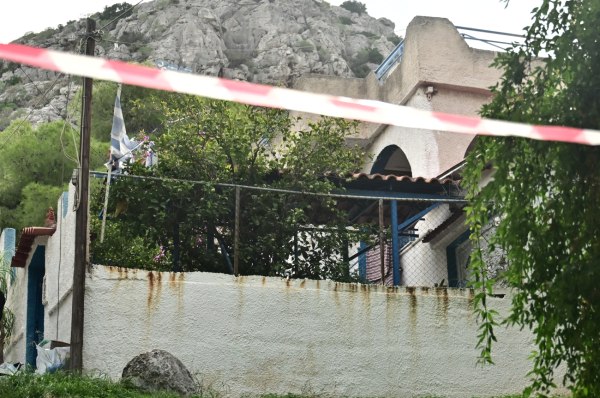 Σαλαμίνα: Η 75χρονη ξεψύχησε λέγοντας το «πάτερ ημών» – Αποκαλούσε τη δολοφόνο της «αγόρι μου»