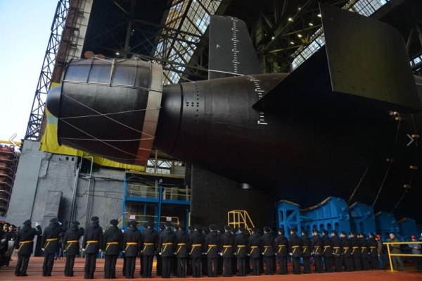 Η Ρωσία εγκαινίασε το πυρηνικό υποβρύχιο Χαμπαρόβσκ ικανό να φέρει το υπερόπλο Poseidon [βίντεο]