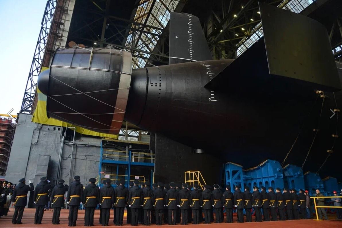 Η Ρωσία εγκαινίασε το πυρηνικό υποβρύχιο Χαμπαρόβσκ ικανό να φέρει το υπερόπλο Poseidon [βίντεο]