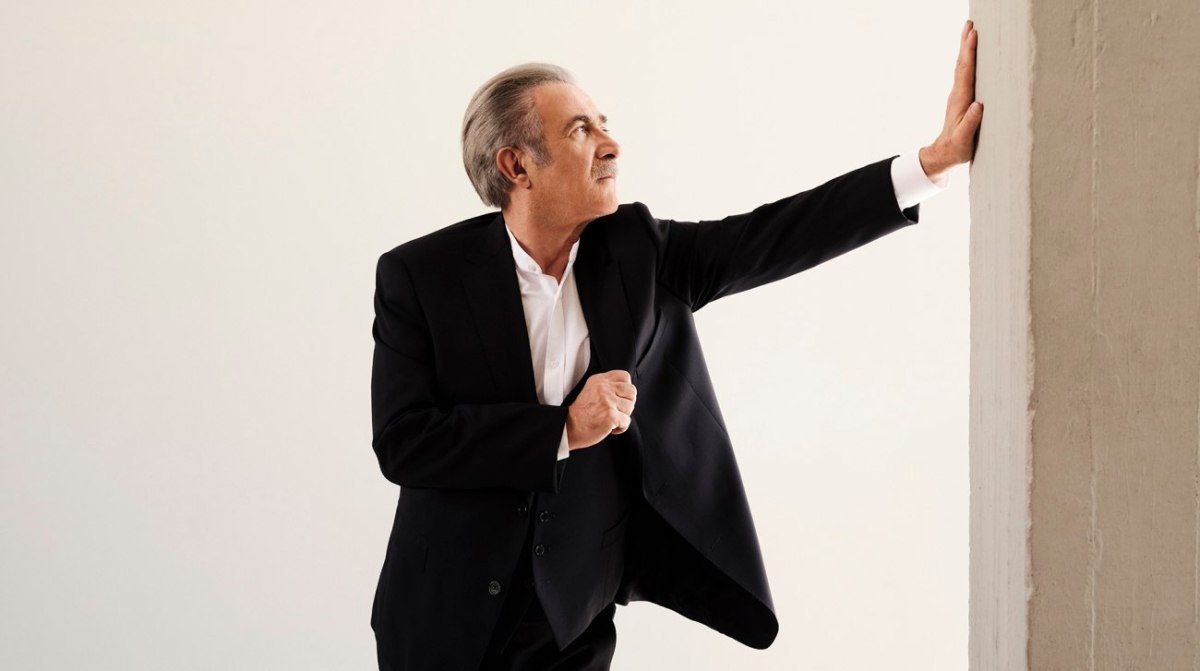 Το «Αλ Τσαντίρι Νιουζ» υποδέχεται τη νέα γενιά: Papazó, Νίκος Μερτζάνος και Νίνα Μαζάνη στο πλευρό του Λάκη Λαζόπουλου