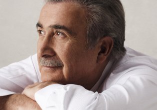 Αλ Τσαντίρι Νιουζ: Πρωτιά για τον Λάκη Λαζόπουλο