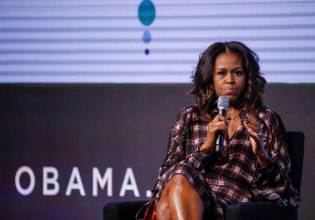 Η Μισέλ Ομπάμα βάζει τέλος στις φήμες περί υποψηφιότητας – «Η Αμερική δεν είναι έτοιμη για μία γυναίκα πρόεδρο»