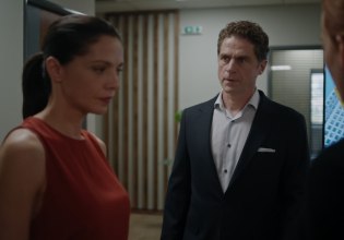 Μια νύχτα μόνο: Μυστικά που κινδυνεύουν να αποκαλυφθούν