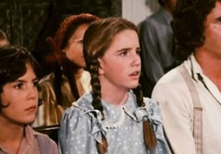 «Τα κορίτσια του Έπσταϊν» – Η Μελίσα Γκίλμπερτ και η δική της «σοκαριστική εμπειρία» στο Μικρό Σπίτι στο Λιβάδι