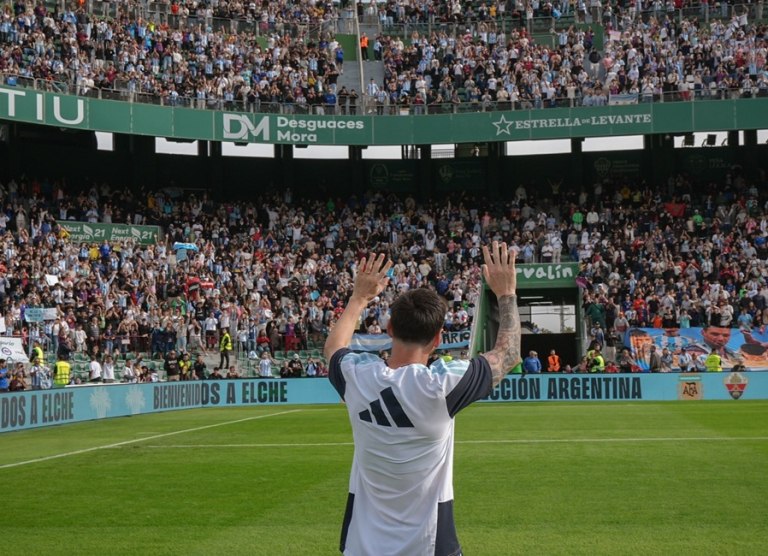 Το ευχαριστώ του Μέσι για τη λατρεία που βίωσε στο Έλτσε (pics)