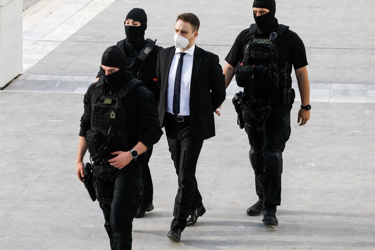 Αποκάλυψη in: Στο μικροσκόπιο της ΕΛ.ΑΣ συνομιλίες συλληφθέντα για τη δολοφονία στην Αράχωβα με τον πιλότο Μπάμπη Αναγνωστόπουλο