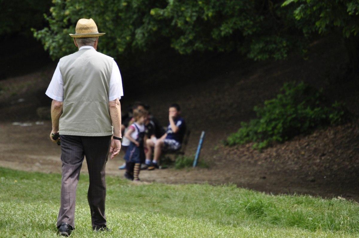 Ακόμα και ένας περίπατος την ημέρα αρκεί για να επιβραδύνει την Αλτσχάιμερ