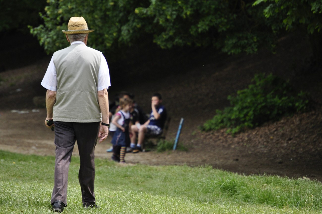 Ακόμα και ένας περίπατος την ημέρα αρκεί για να επιβραδύνει την Αλτσχάιμερ