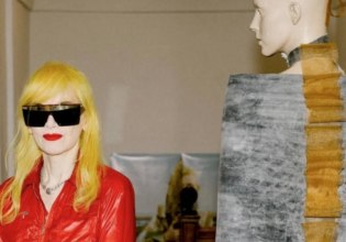 Έφυγε από τη ζωή η θρυλική σχεδιάστρια μόδας Pam Hogg – «Ακολουθώ τη δική μου κρίση, όχι εντολές»