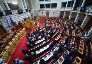 Σε εξέλιξη η συζήτηση στη Βουλή για τους αγρότες και την ευλογιά των αιγοπροβάτων