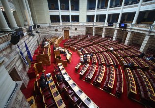 Φορολογικό νομοσχέδιο: Υπερψηφίστηκε από 160 βουλευτές