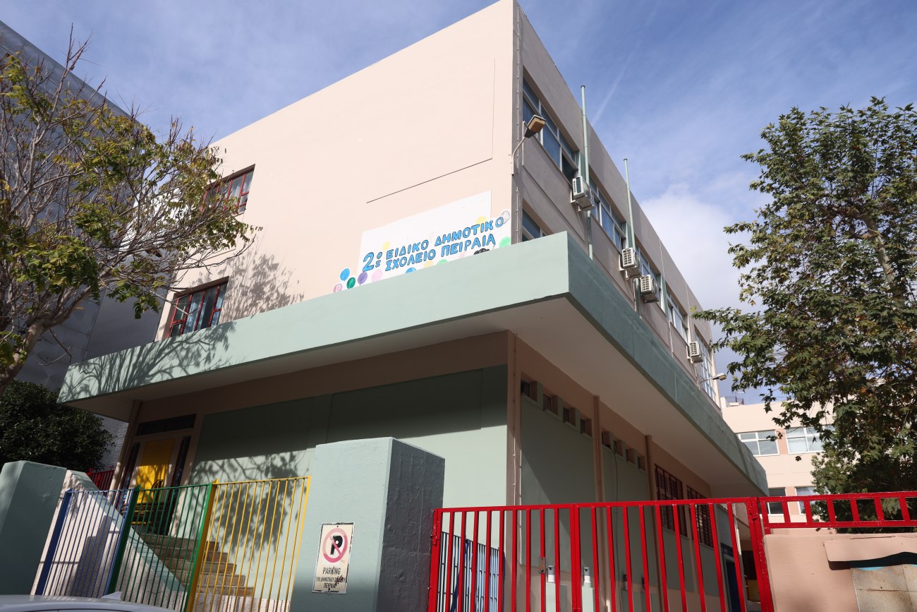 Πειραιάς: Σοκ με τον θάνατο 13χρονης από πνιγμό με φαγητό σε ειδικό σχολείο – «Όλοι ήταν αναστατωμένοι»