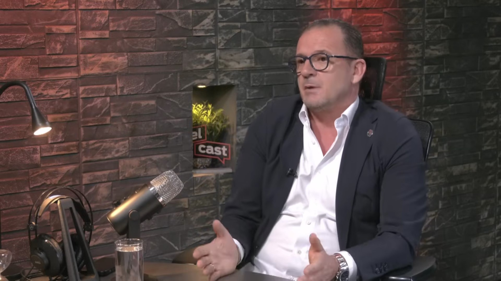 «Ο Βινίσιους θέλει τον ίδιο μισθό με τον Εμπαπέ»