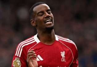 Ο Ίσακ αγόρασε σκύλο φύλακα με 30.000 λίρες μετά από απειλές για τη ζωή του!