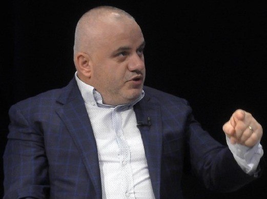 Persona non grata Αλβανός δημοσιογράφος στην Ελλάδα – Οι αναρτήσεις που προκάλεσαν οργή