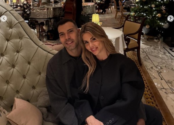 «Απόδραση» στο Λονδίνο για τον Κώστα Σλούκα και την οικογένειά του (pics)