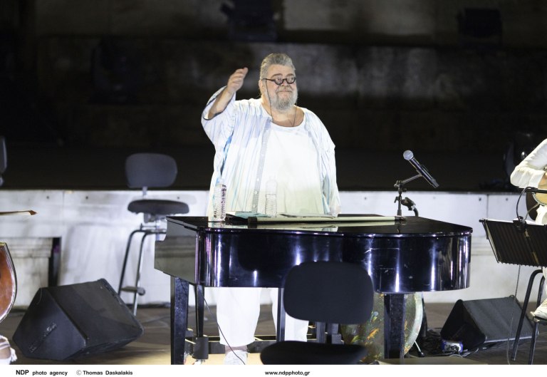 Σταμάτης Κραουνάκης: Πέθανε η μητέρα του, το συγκινητικό μήνυμα του