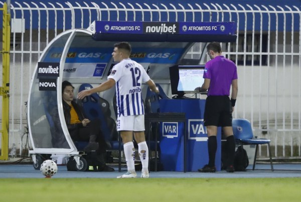 Πως ο Λανουά μπερδεύει τους διαιτητές